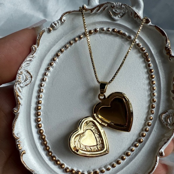 Gold Heart Pendant Necklace - Picture 11 of 14
